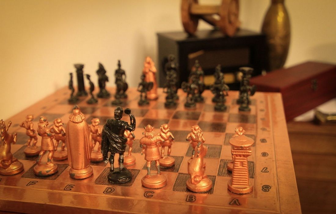 Playing chess in colder days – accommodation Didin Konak